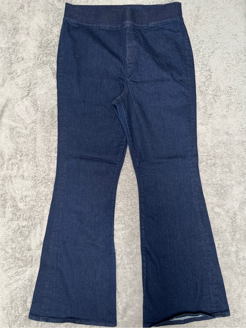 Ann Taylor Size 10 Pul On Women's Dark Blue Flared Jeans